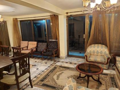 Stunning 3-Bed Apartment in Murree - image 13